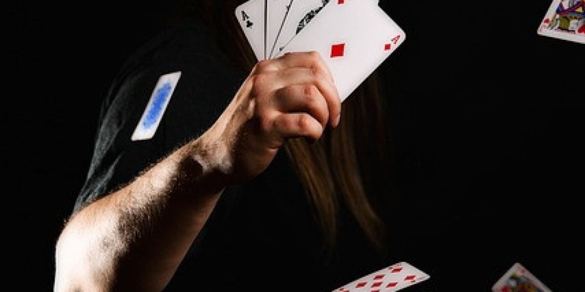 "Den psykologiske påvirkning af gamification i online casinoer: Hvordan spildesign og belønningssystemer ændrer spi